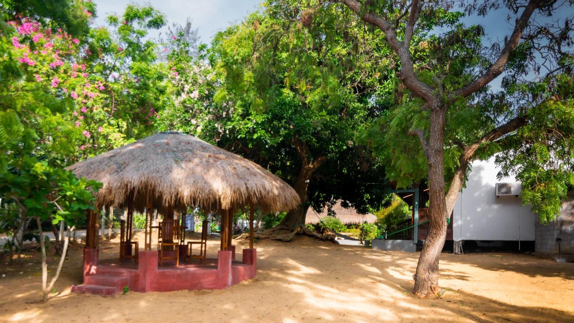 Arugambay Coco Bay Hotel Arugam Bay Bagian luar foto